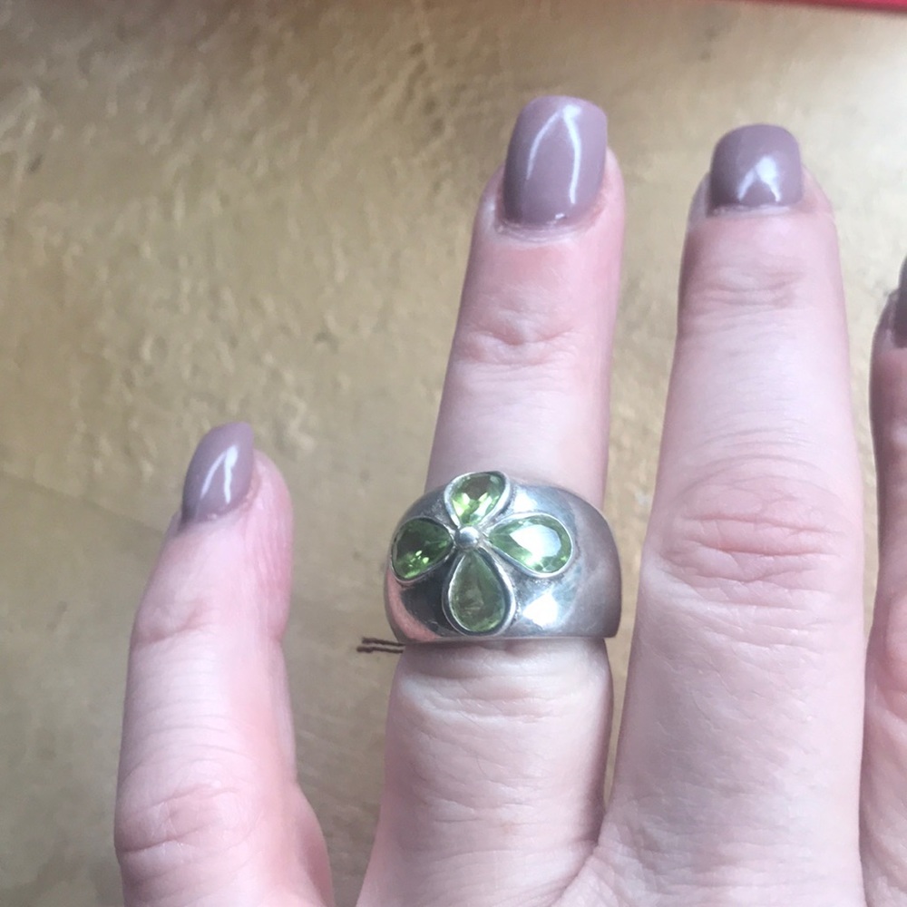 Vintage Estate silver ring sz. 7 pear Peridot